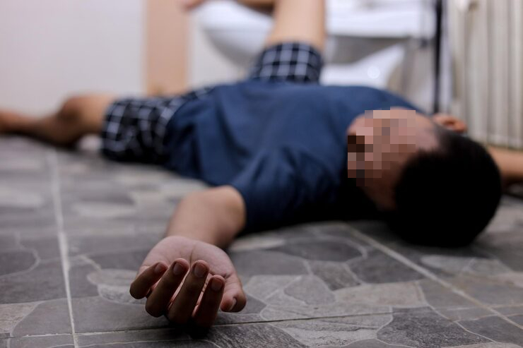 Người đàn ông tử vong vì… rặn quá mạnh khi đi vệ sinh: 4 nhóm người được bác sĩ cảnh báo “ĐỪNG GẮNG SỨC!”