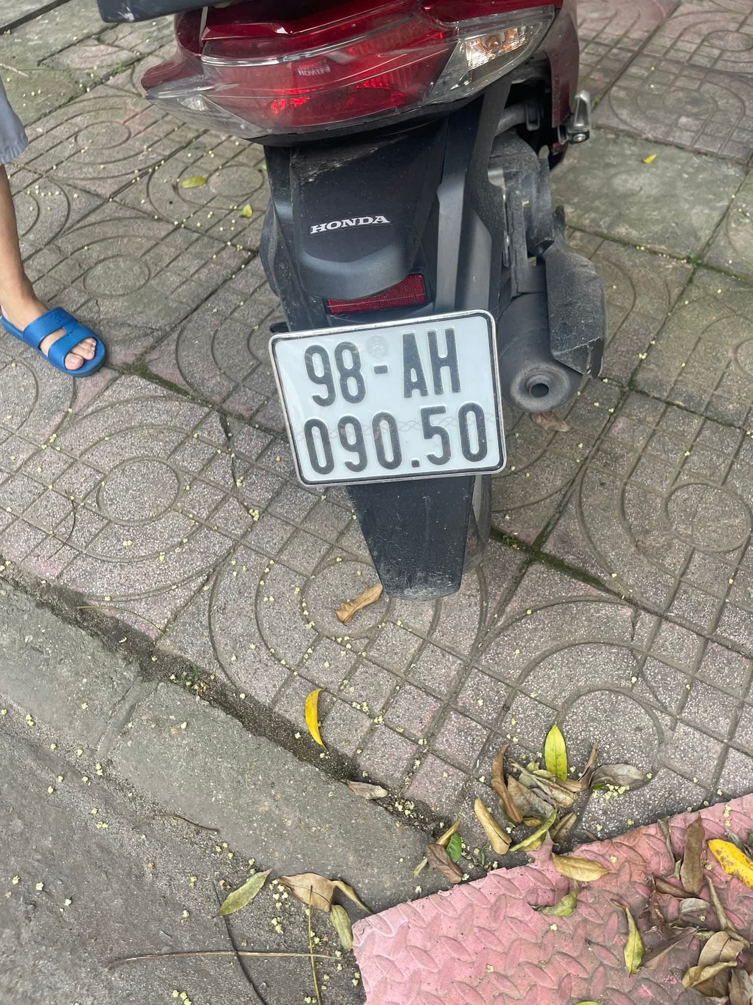 Tìm người nhà nạn nhân