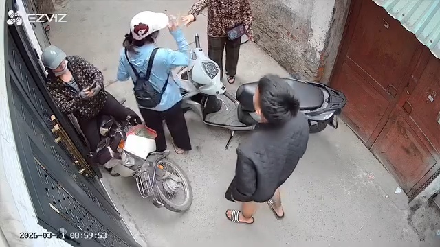 Xác minh clip nam thanh niên chặn đánh 2 người phụ nữ trong ngõ nhỏ ở Hà Nội