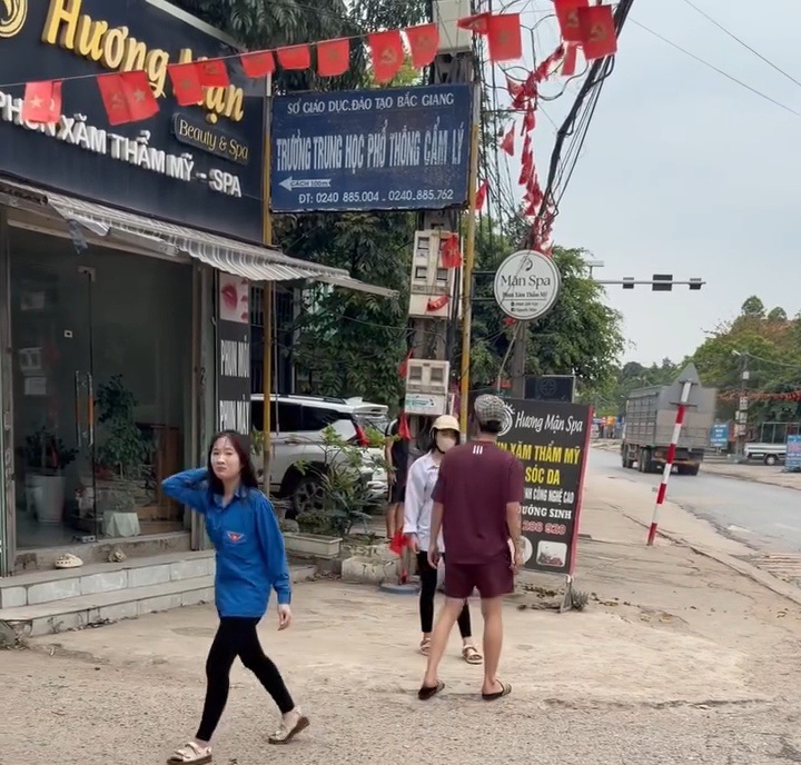 Clip chị em Lục Nam