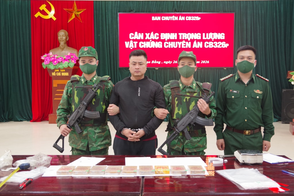 Cao Bằng: Bắt đối tượng vận chuyển 9 bánh heroin