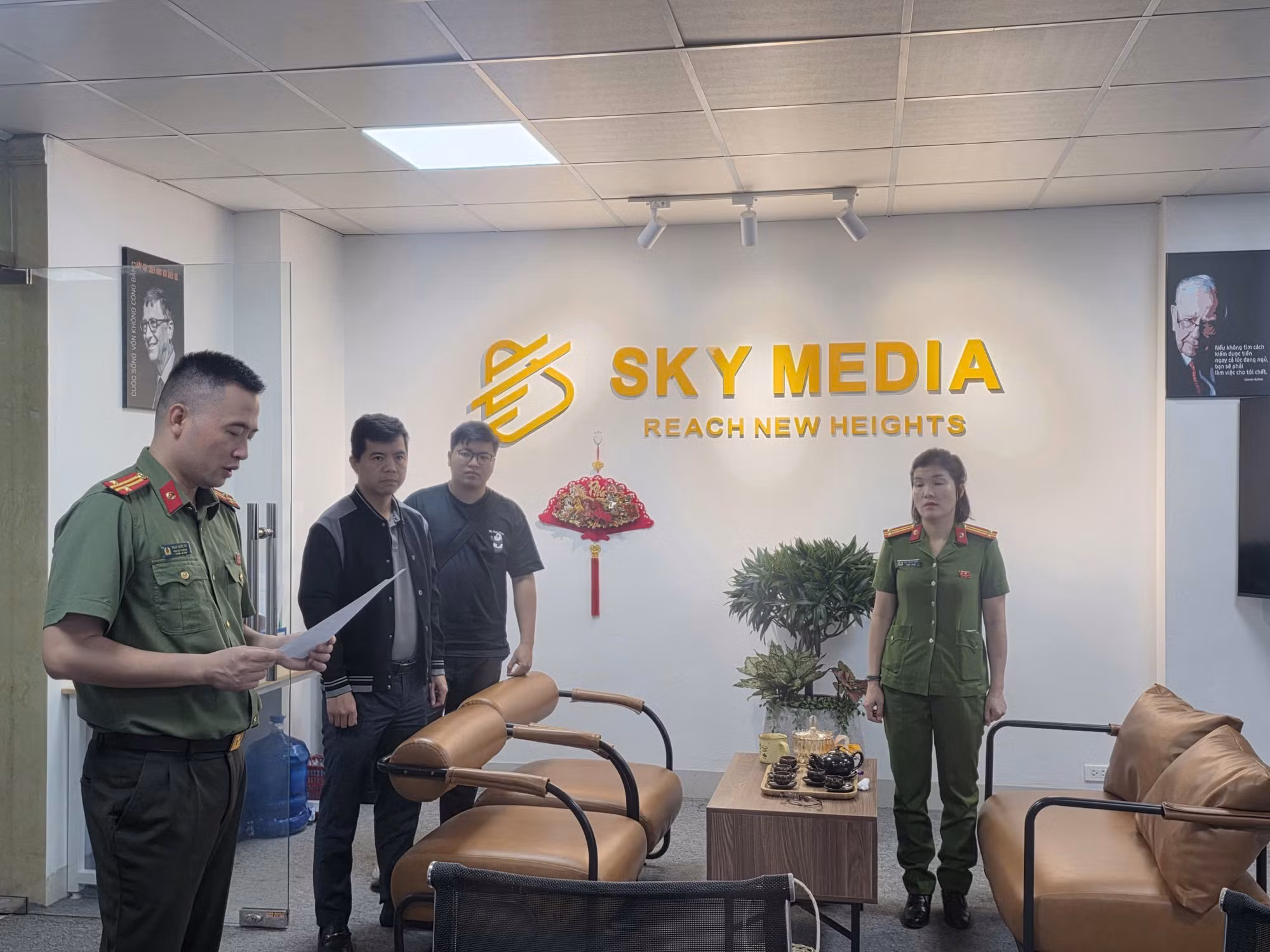 Công an Hà Nội lật tẩy đường dây lừa đảo “trú ẩn” tại công ty công nghệ Sky Media
