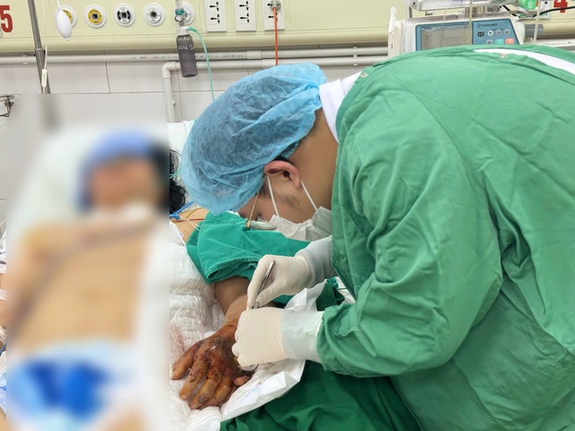 Người phụ nữ sốc nguy kịch sau tiêm thuốc ở phòng khám tư