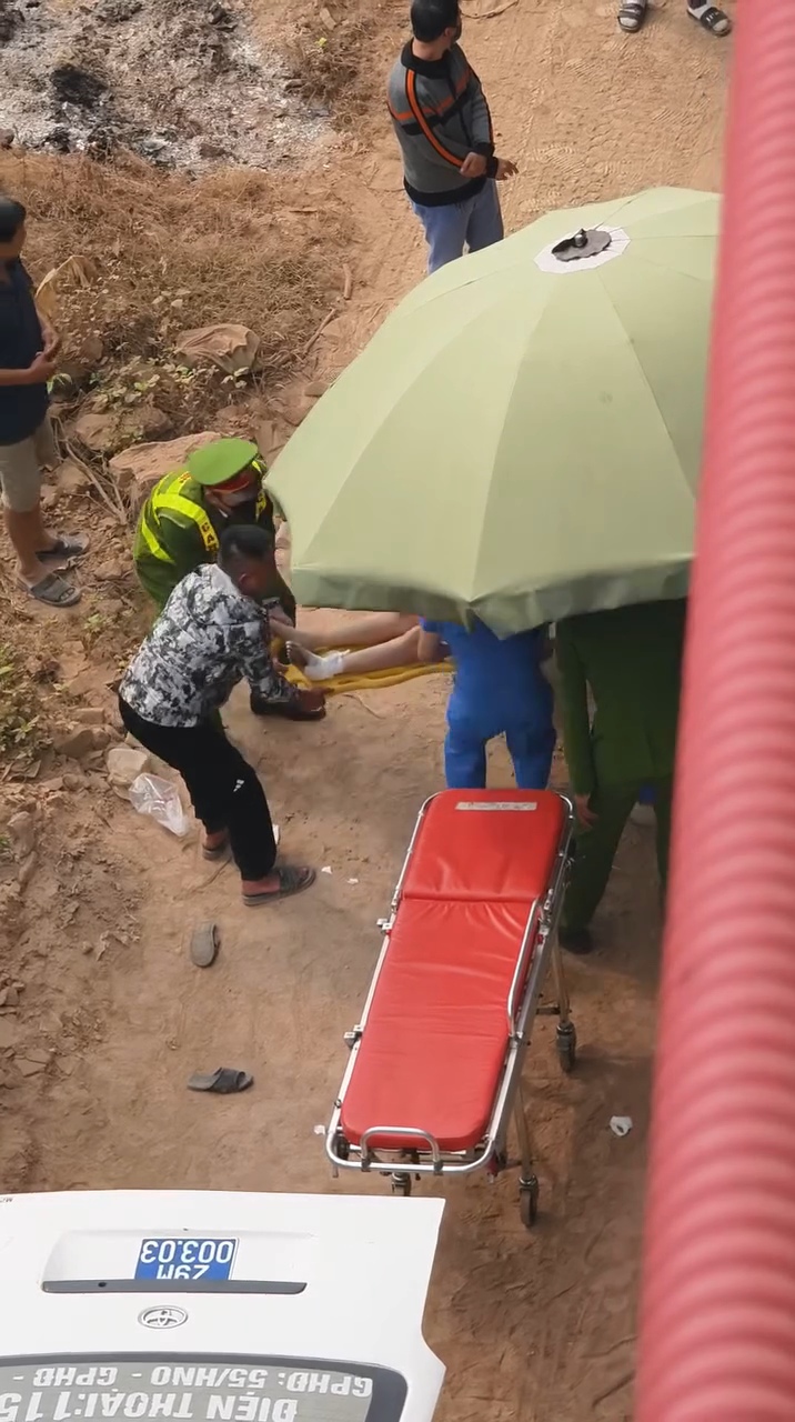 Cầu Vĩnh Tuy: Một bạn gái 🤸‍♂️ từ trên xuống