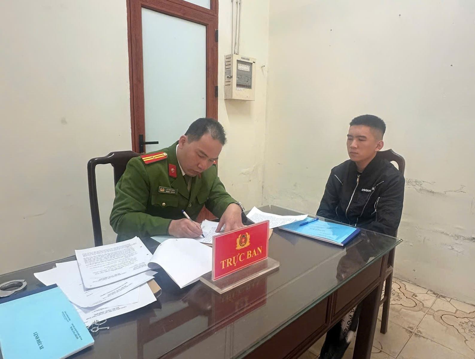 Bắc Ninh: Vận động thành công đối tượng truy nã ra đầu thú