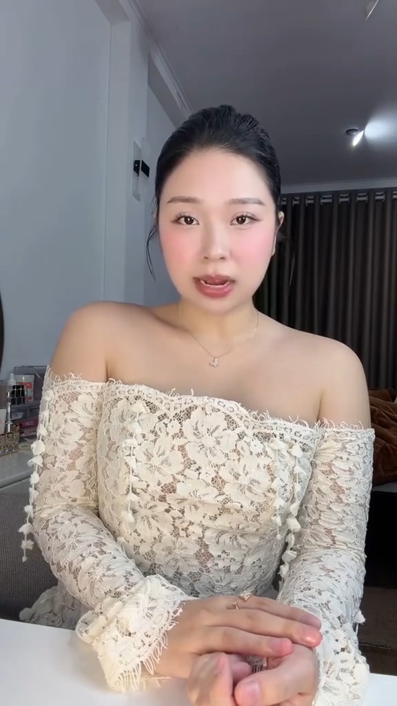 [CLIP] Cô gái sút balo của người uống nước giữa phố lên tiếng