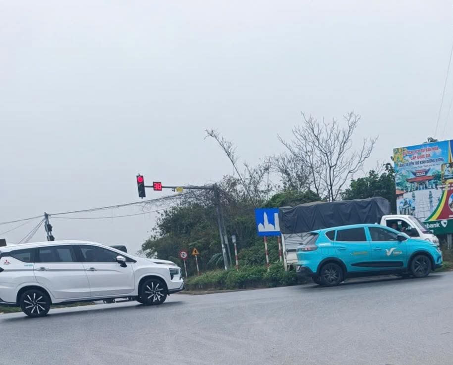 [Video] Xe tải c..án 1 người đi xe máy tại Bắc Ninh chiều qua