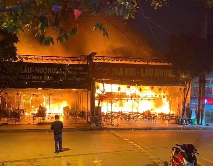 Cháy nhà hàng bia hơi tại Bắc Ninh, 1 người tử vong