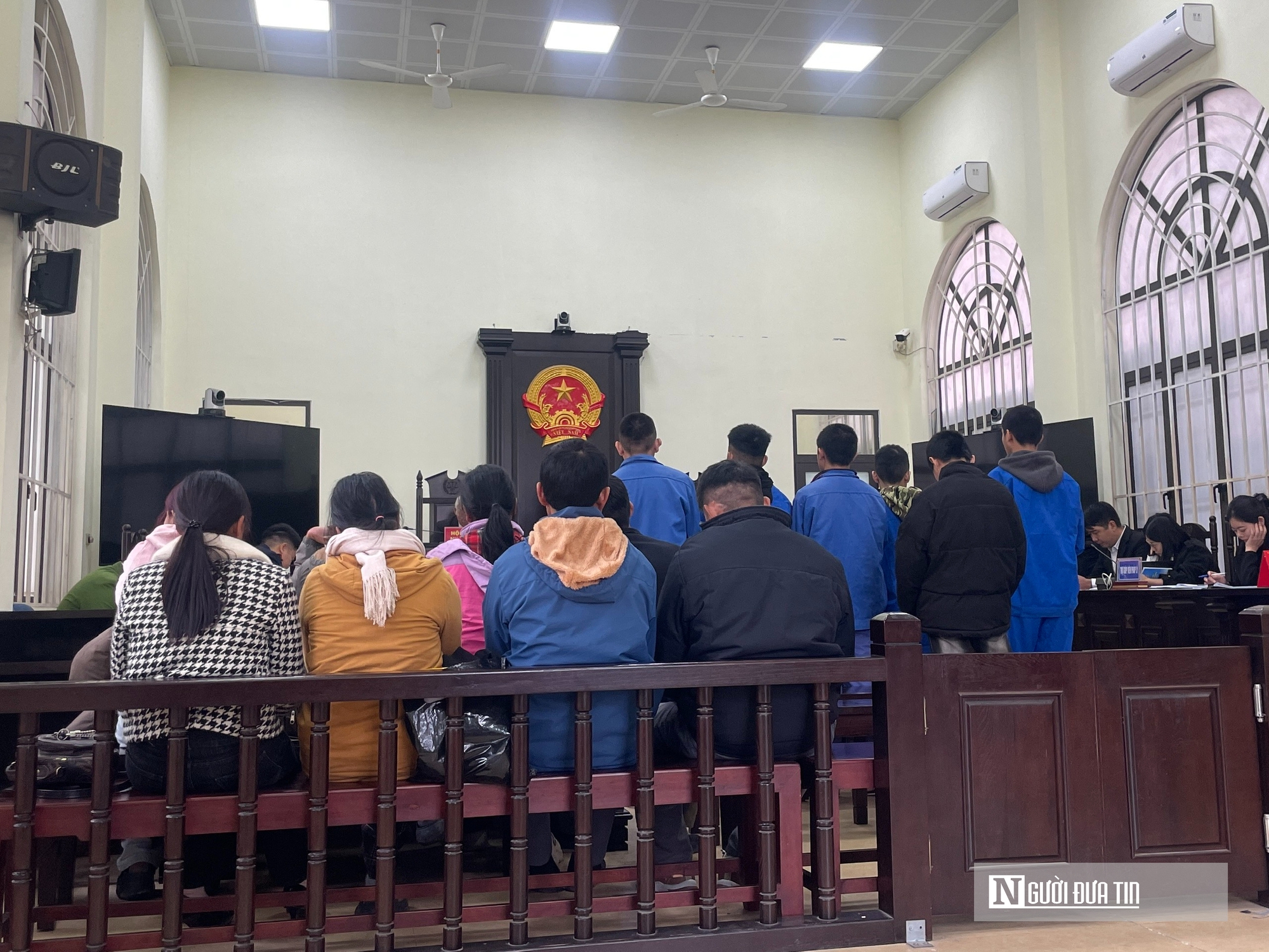 Bài học đắt giá của những bị cáo tuổi “ăn chưa no, lo chưa tới”