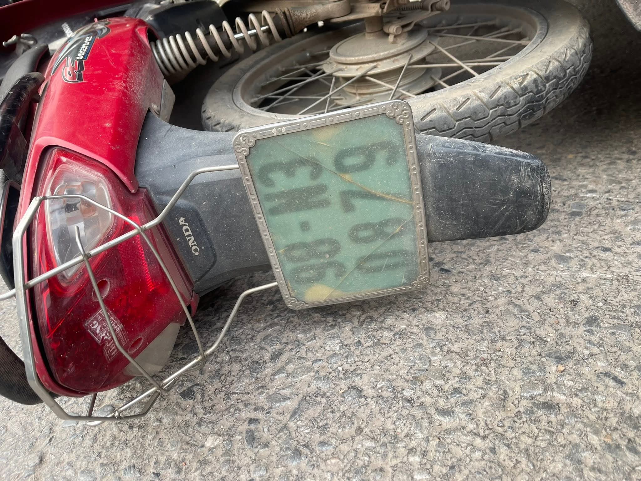 Ảnh hiện trường TNGT đỉnh thị trấn bố hạ