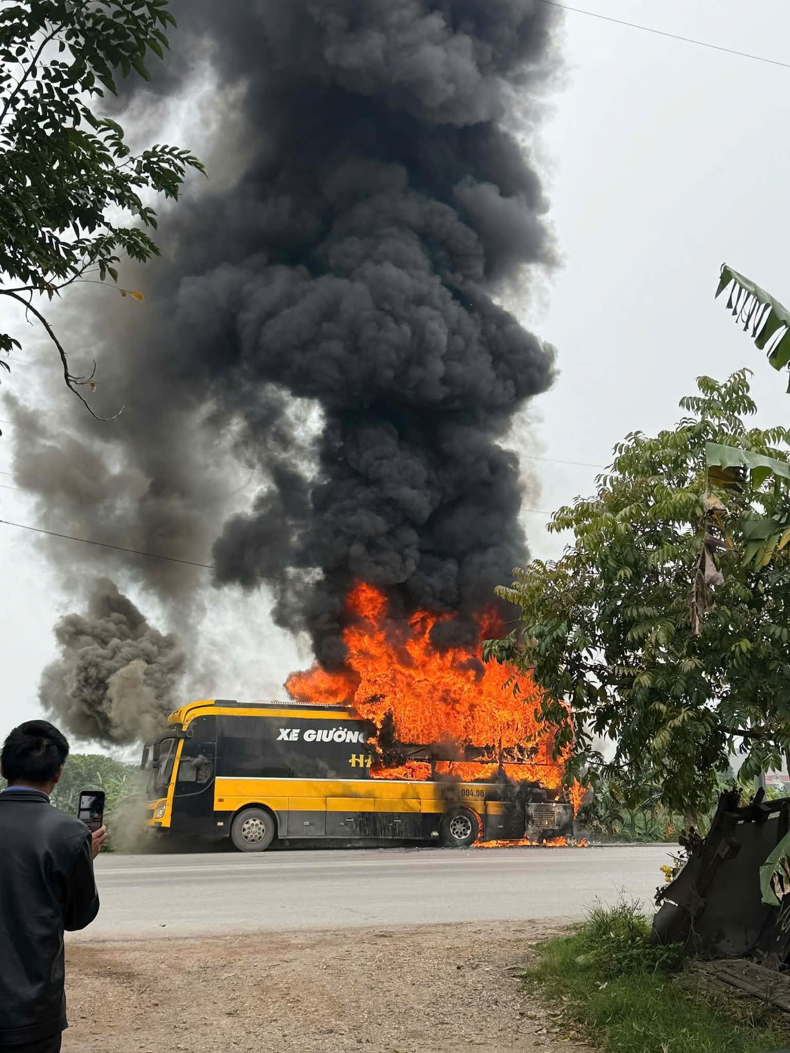 [CLIP] CH..ÁY XE Ở KCN VÂN TRUNG