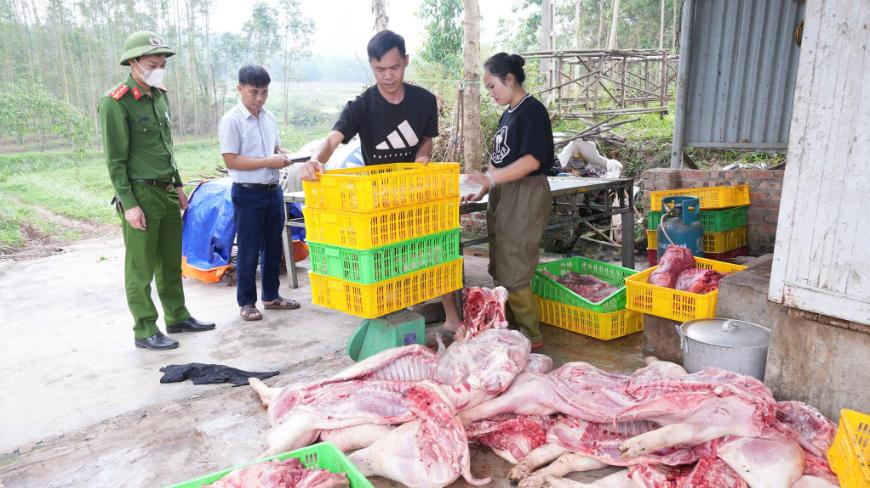 Tiên Lục: Phát hiện gần 8 tạ xương, thịt lợn bốc mùi