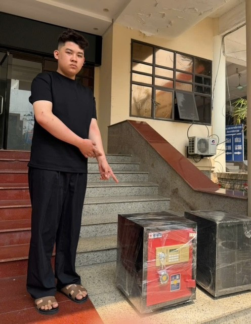 Thiếu niên 16 tuổi trộm cắp hơn 5 ‘cây’ vàng