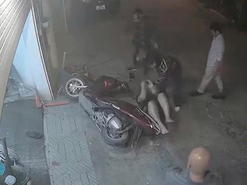 Công an Hà Nội xác minh vụ nhóm người xông vào nhà hành hung