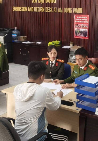 Công an xã Đại Đồng xử lý trường hợp công dân chia sẻ thông tin sai sự thật trên mạng xã hội