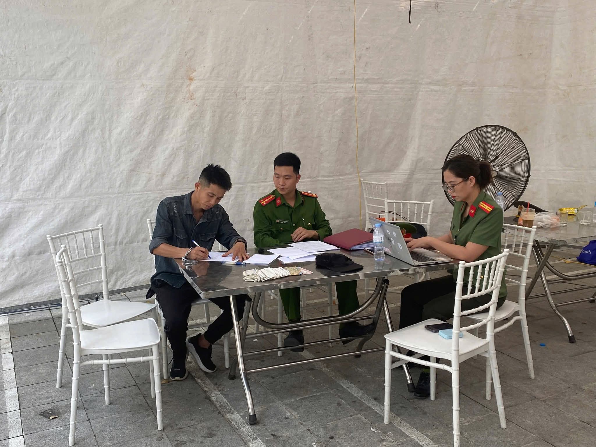 CÔNG AN PHƯỜNG VÂN HÀ TĂNG CƯỜNG CÔNG TÁC ĐẢM BẢO AN NINH TRẬT TỰ TẠI LỄ HỘI CHÙA BỔ ĐÀ