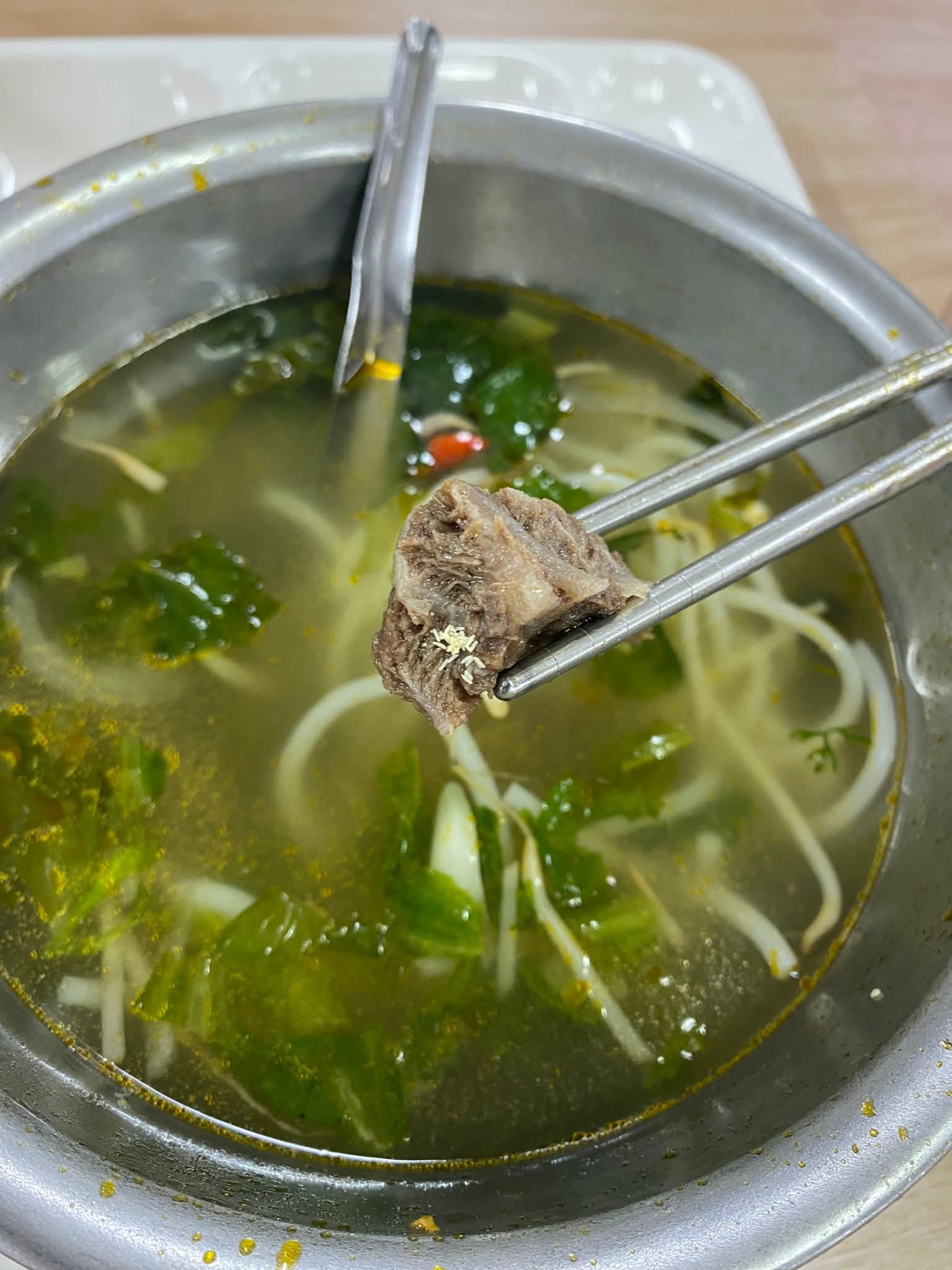 Bún trứng kiến phải không anh em?