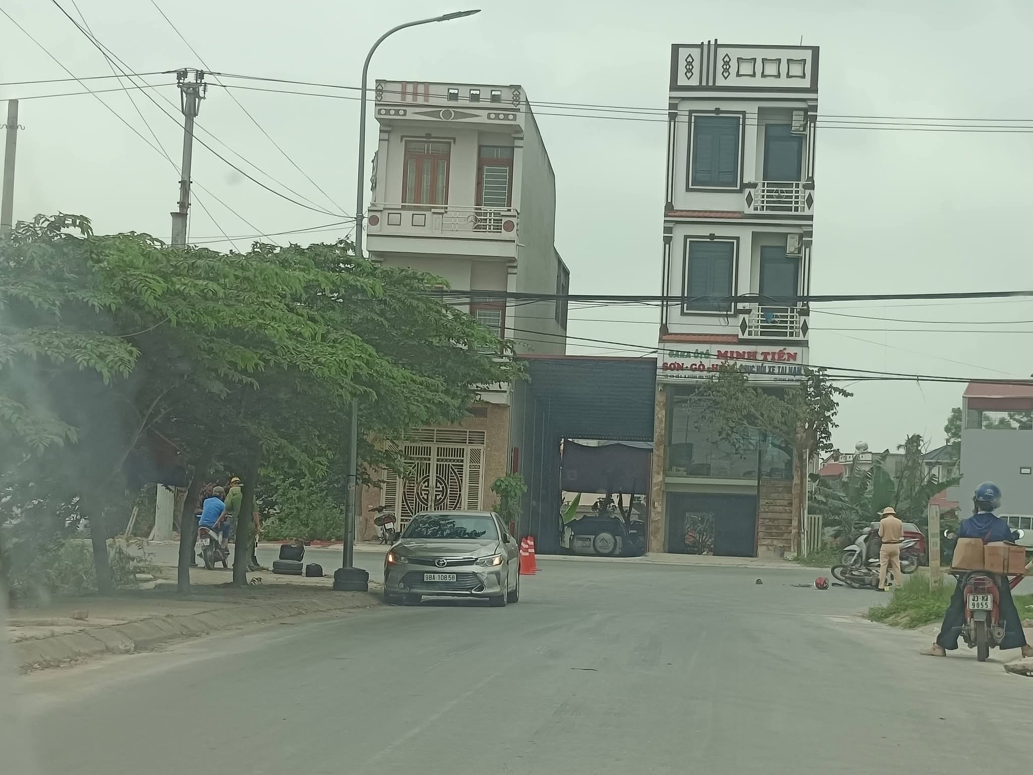 TNGT cây xăng km 2 Song Mai