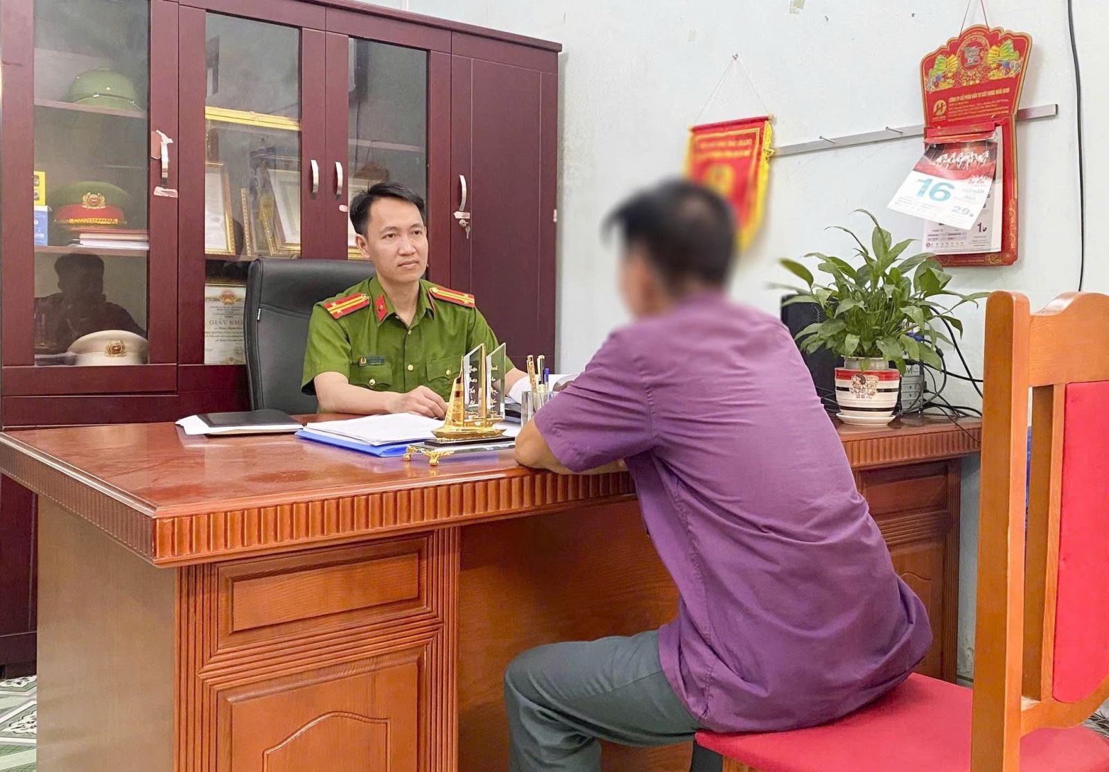 Công an xã Đồng Việt xử phạt 01 trường hợp đăng tải thông tin sai sự thật trên mạng xã hội