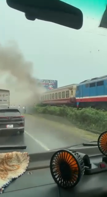 Cháy Tàu gần cầu Phú Lương – Tp HẢi Dương