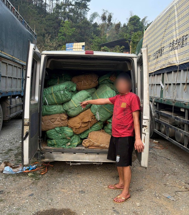 Phát hiện, thu giữ hơn 5 tấn nguyên liệu thuốc lá không rõ nguồn gốc