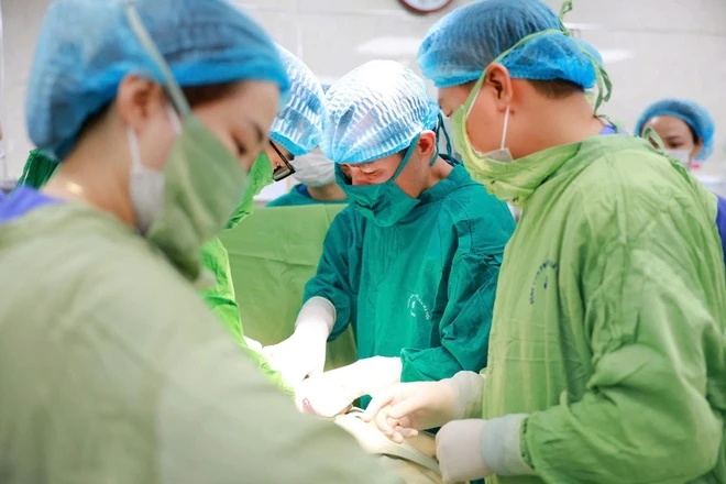 Rất hiếm gặp, hai trẻ cùng một mẹ chào đời cách nhau 3 tháng