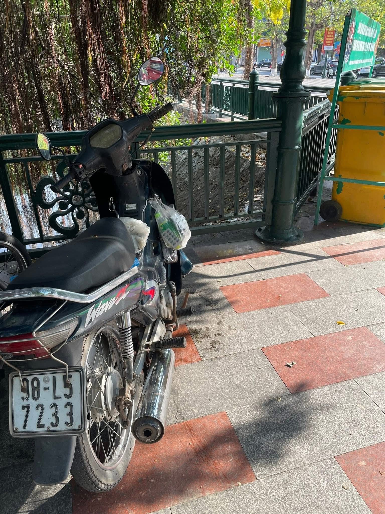Ông cụ nằm ở Hải Phòng ai quen đón về