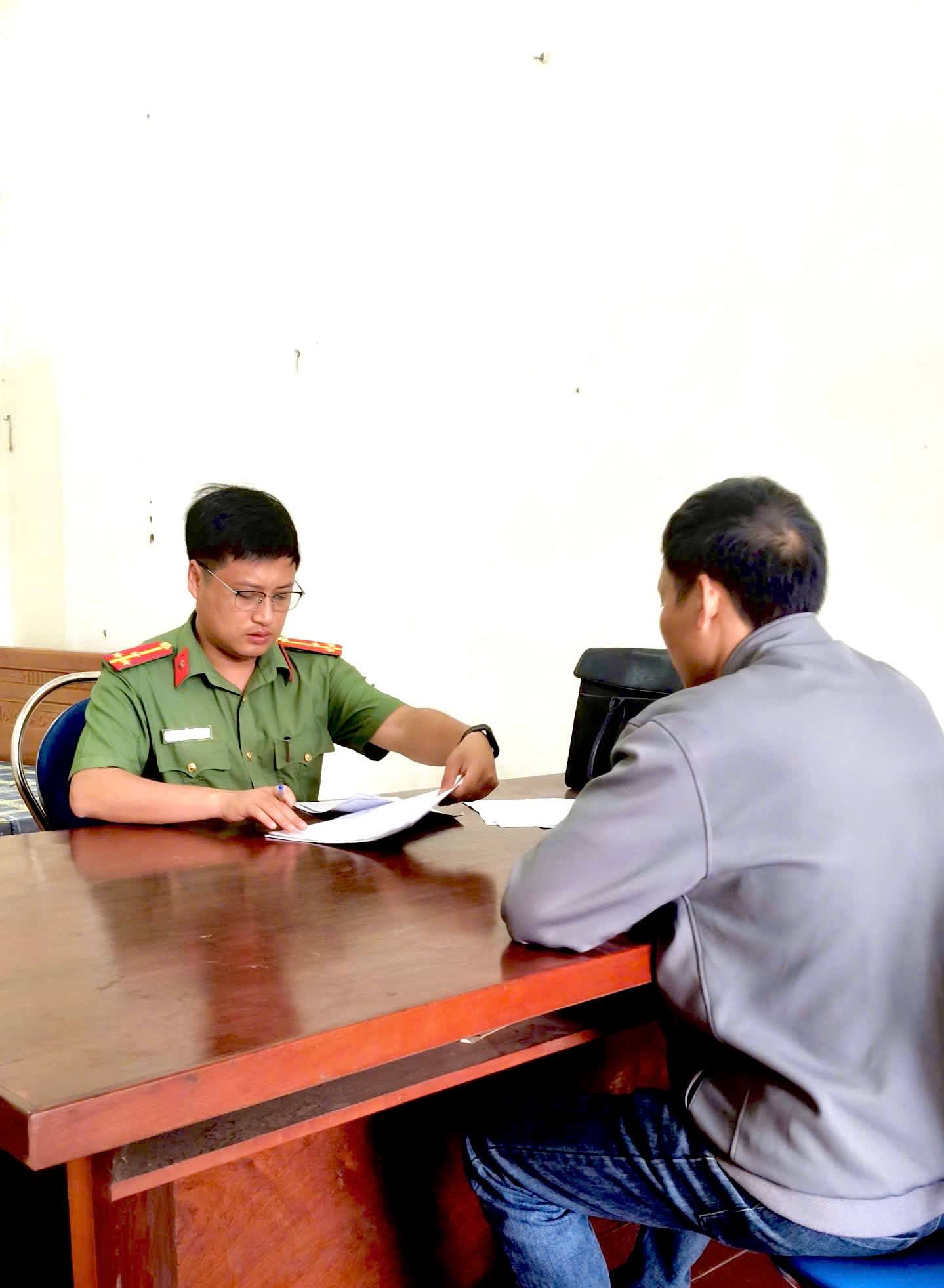 XỬ PHẠT 7.5 TRIỆU ĐỒNG TRƯỜNG HỢP XÚC PHẠM LỰC LƯỢNG CÔNG AN XÃ ĐANG LÀM NHIỆM VỤ