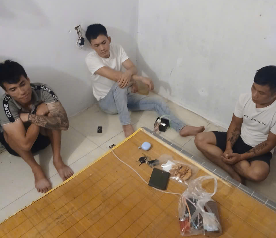 Công an xã Yên Phong kiểm tra, phát hiện vụ tổ chức sử dụng trái phép chất ma túy