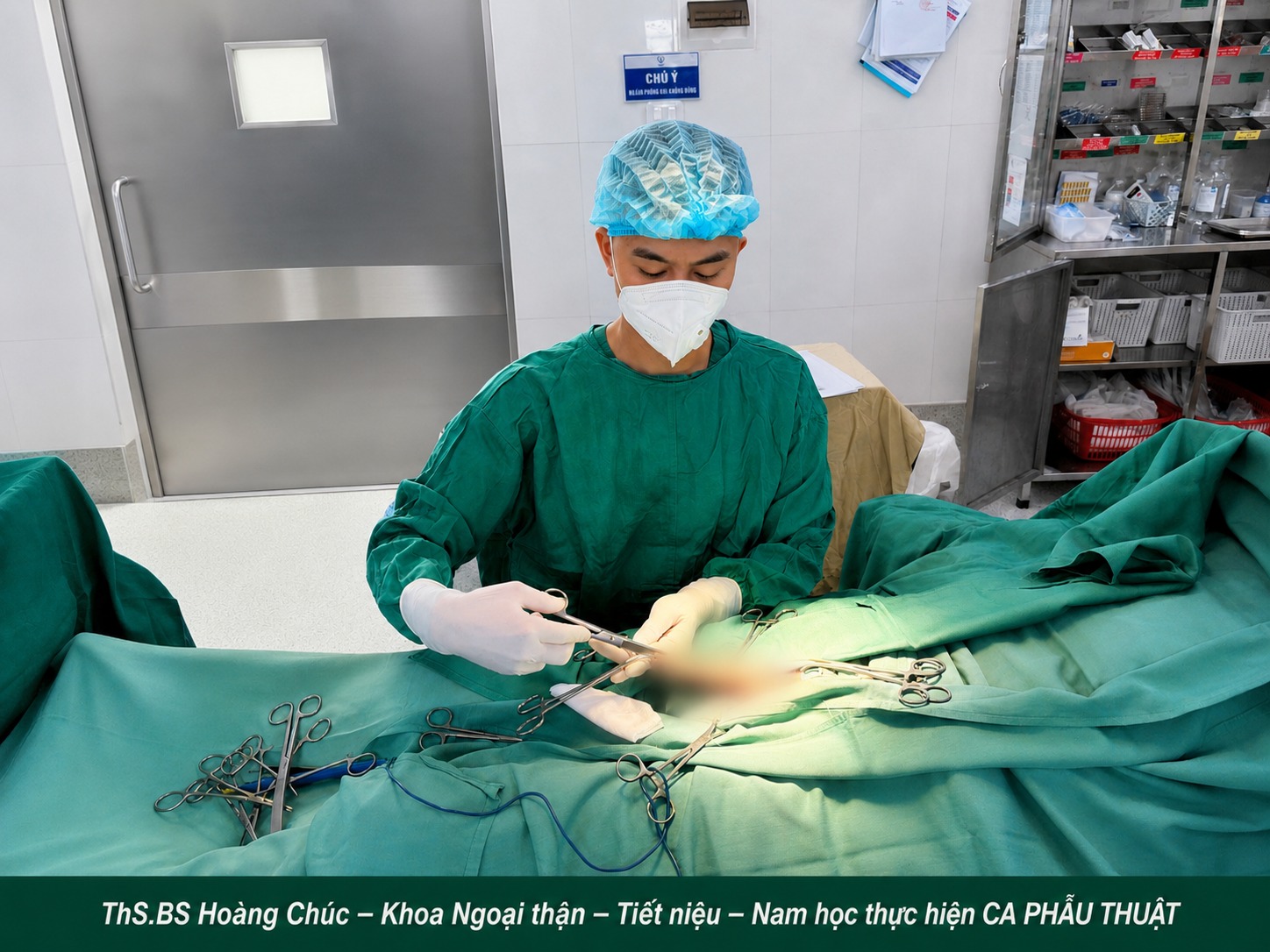 KHƠI THÔNG ĐƯỜNG TIỂU CHO NGƯỜI BỆNH 74 TUỔI BỊ HẸP KHÍT BAO QUY ĐẦU LÂU NĂM DO KHÔNG ” HOẠT ĐỘNG “.
