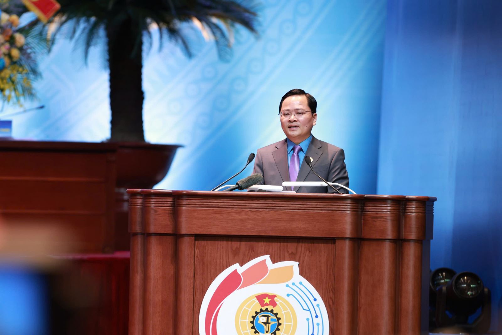 Ông Nguyễn Anh Tuấn tái đắc cử Chủ tịch Tổng Liên đoàn Lao động Việt Nam