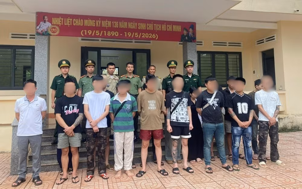 Phát hiện đối tượng truy nã trong nhóm công dân bị Campuchia bàn giao về Việt Nam
