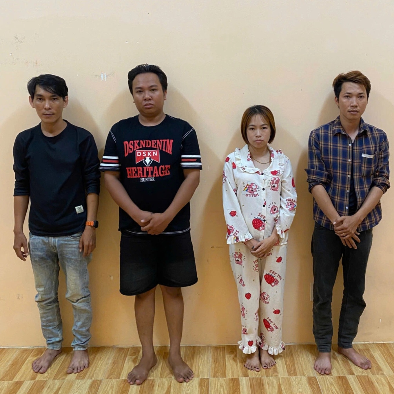 Biết bạn thân gạ vợ đi nhà nghỉ, chồng dàn cảnh “bắtghen” để cướptàisản