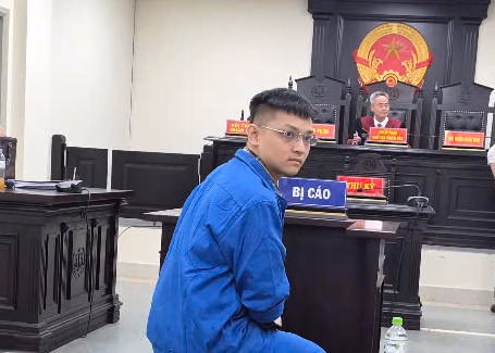 Lãnhán vì chiếmđoạt tiền tỷ của ngân hàng