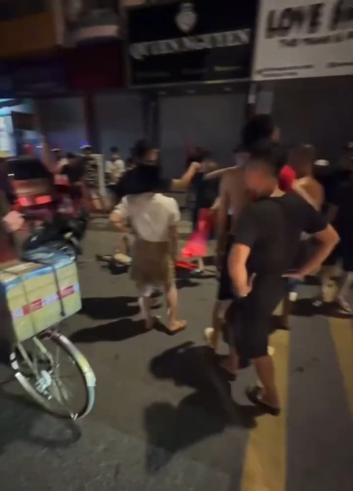 Bão tràn qua Lê Lợi
