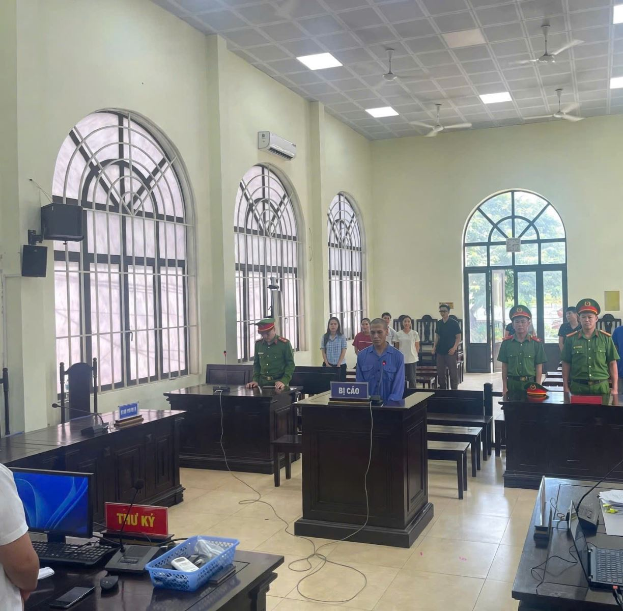 Bắc Ninh: Nhân viên quản lý lấy 6 máy tính xách tay của công ty, lĩnh 01 năm 08 tháng