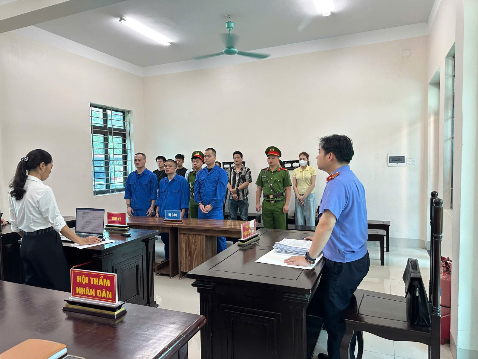 Bắc Ninh: Ba bị cáo lĩnh tổng cộng 22 năm 6 tháng về tội tổ chức sử dụng trái phép chất mtúy