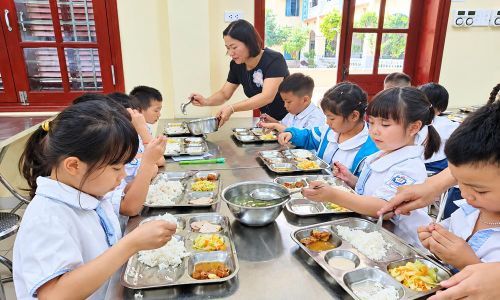 Loạt trường tại Bắc Ninh chưa tổ chức ăn bán trú: UBND thành phố vào cuộc