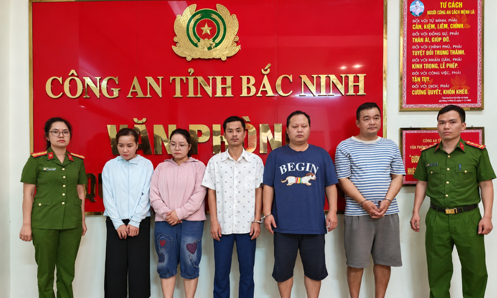 BẮC NINH: 8 BỊ CAN BỊ KHỞI TỐ VÌ GIẢ DANH NHÂN VIÊN NGÂN HÀNG LỪA ĐẢO